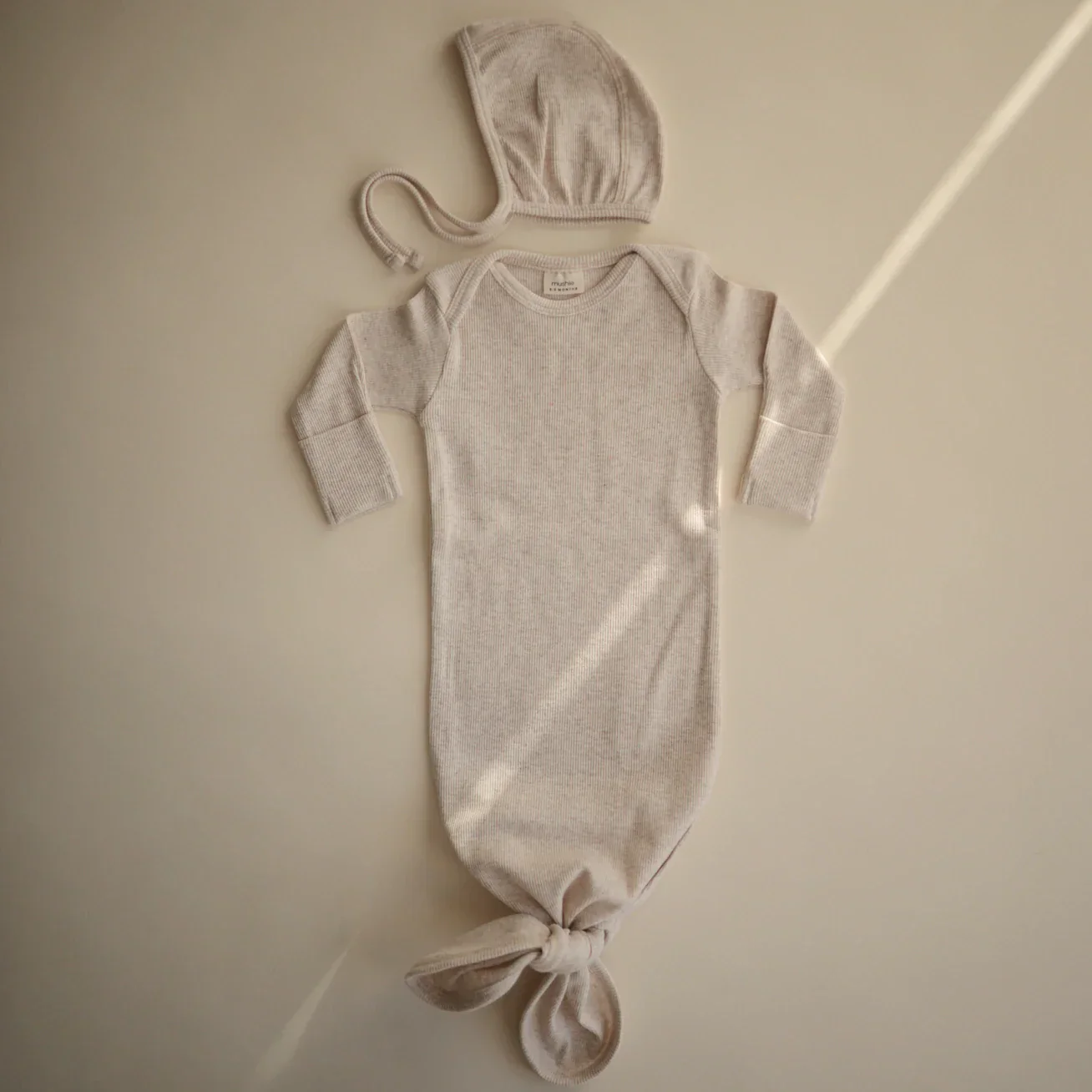 Mushie Ribbed Baby Bonnet - Image 3