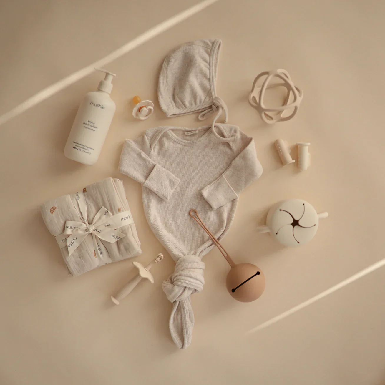 Mushie Ribbed Baby Bonnet - Image 7